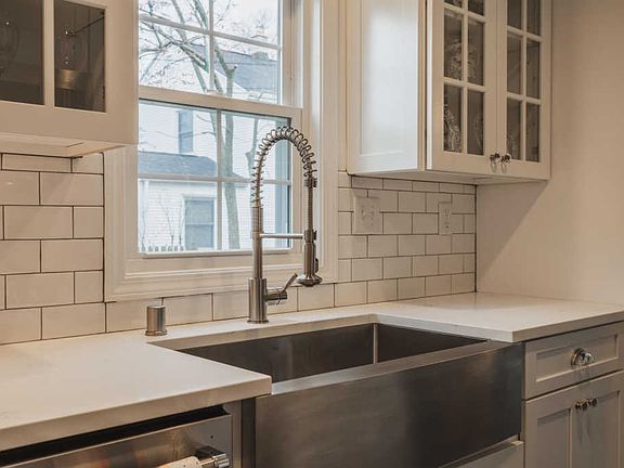 3rd image of 1111 E Fairmount Ave