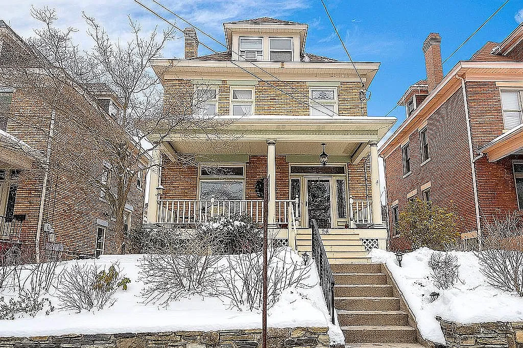26 Emerson Ave photo 1