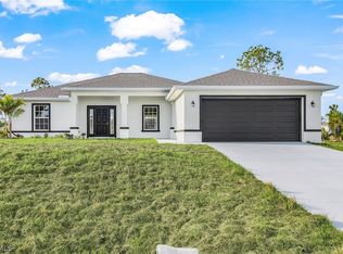 1704 NE 33rd Lane Cpe, Coral, FL 33909