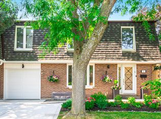 1 Denava Gate, Richmond Hill, ON L4C 5E3