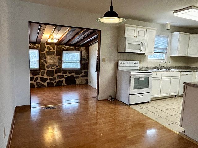 1st image of 1002 Dawn Valley Dr