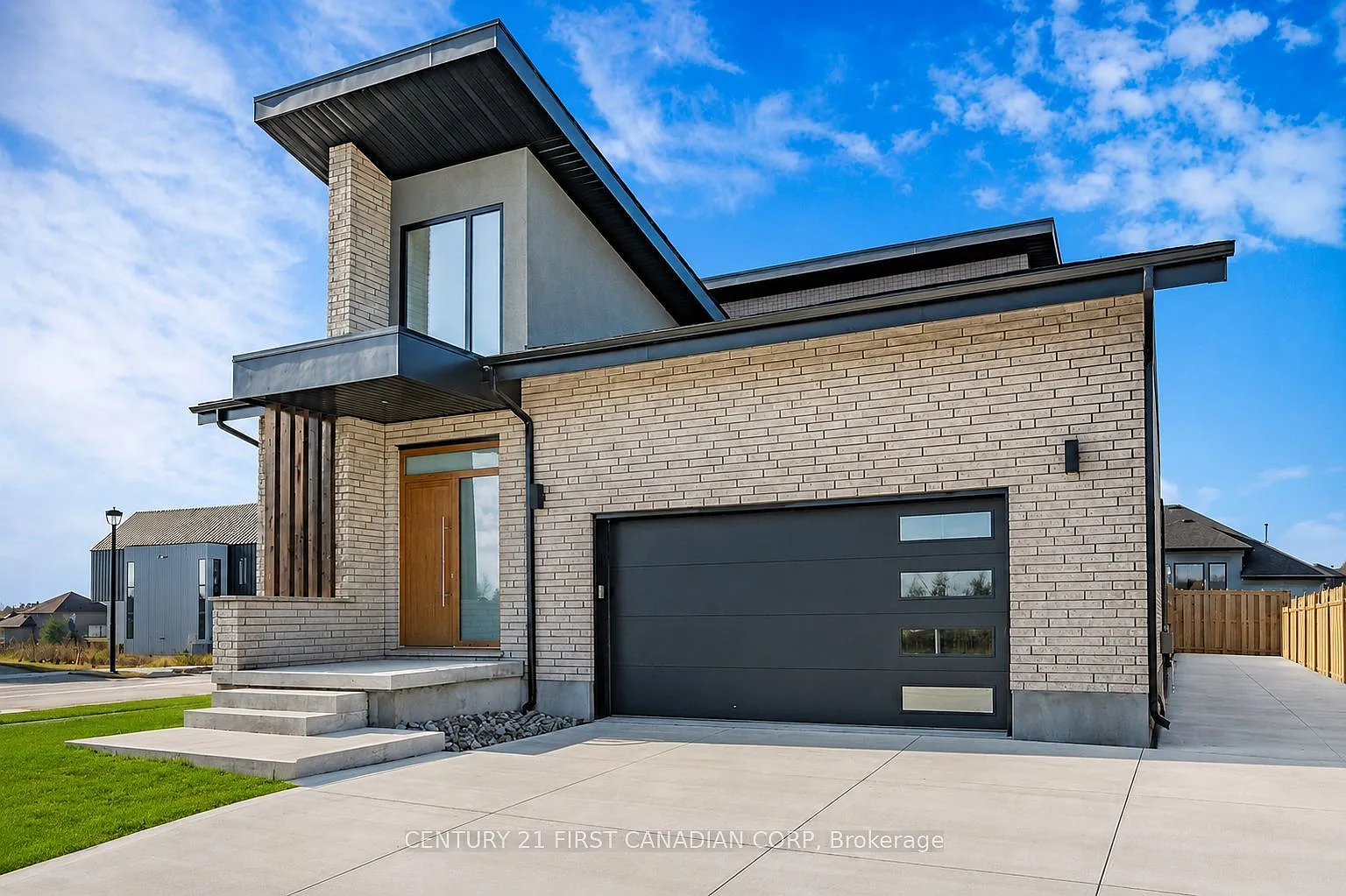 4 bed, $5,000 — Photo 1