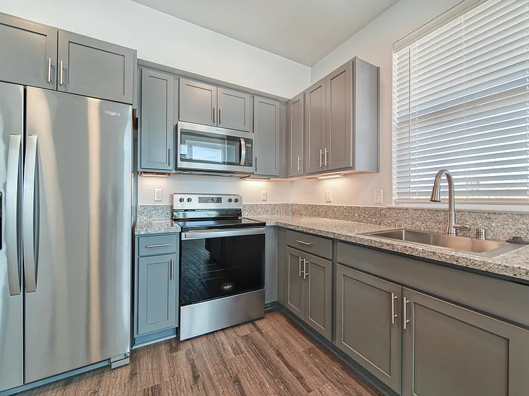 Tank District Apartments — Photo 36