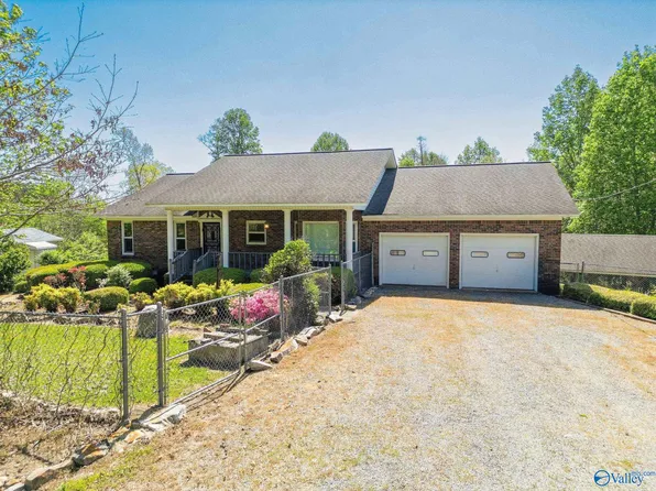 1062 Garrett St, Rainsville, AL 35986