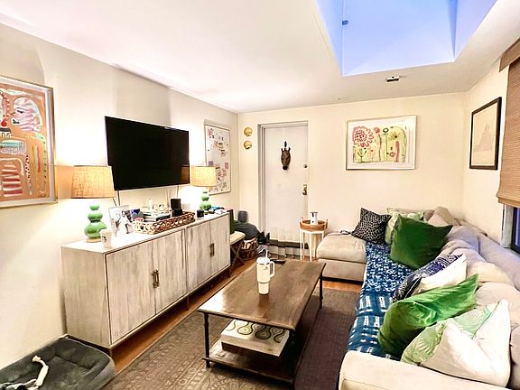 2nd image of 315 6th Ave #1R