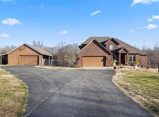 10901 Easy St, Bentonville, AR 72712