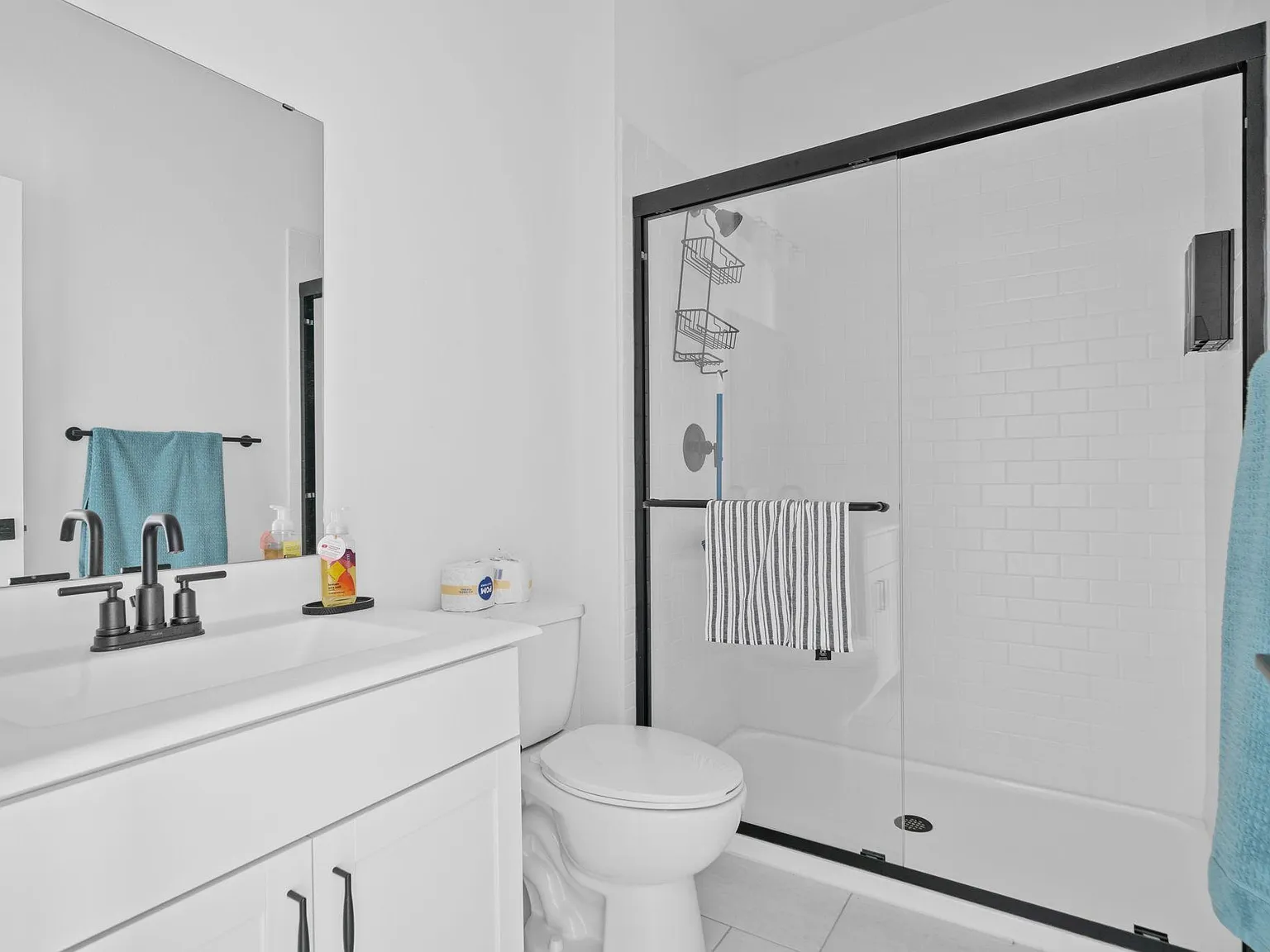 4 bed, 4.5 bath, 4200 sqft, $1,122 — Photo 3