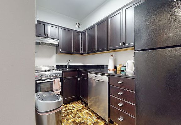 4th image of 46 W 85th St APT 3A