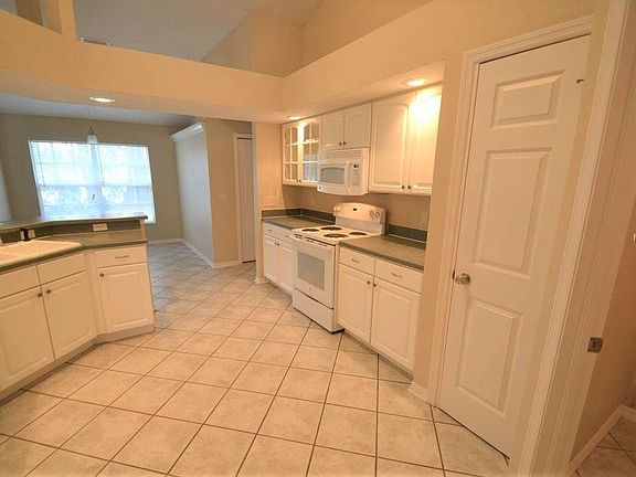 4th image of 2504 N Wilder Loop
