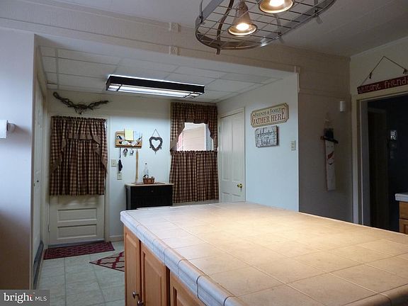 5th image of 824 W Washington St
