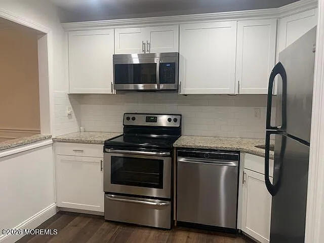 130 Amberly Dr #H — Photo 3