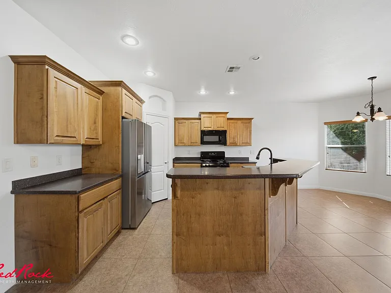 3304 W Palomar — Photo 9