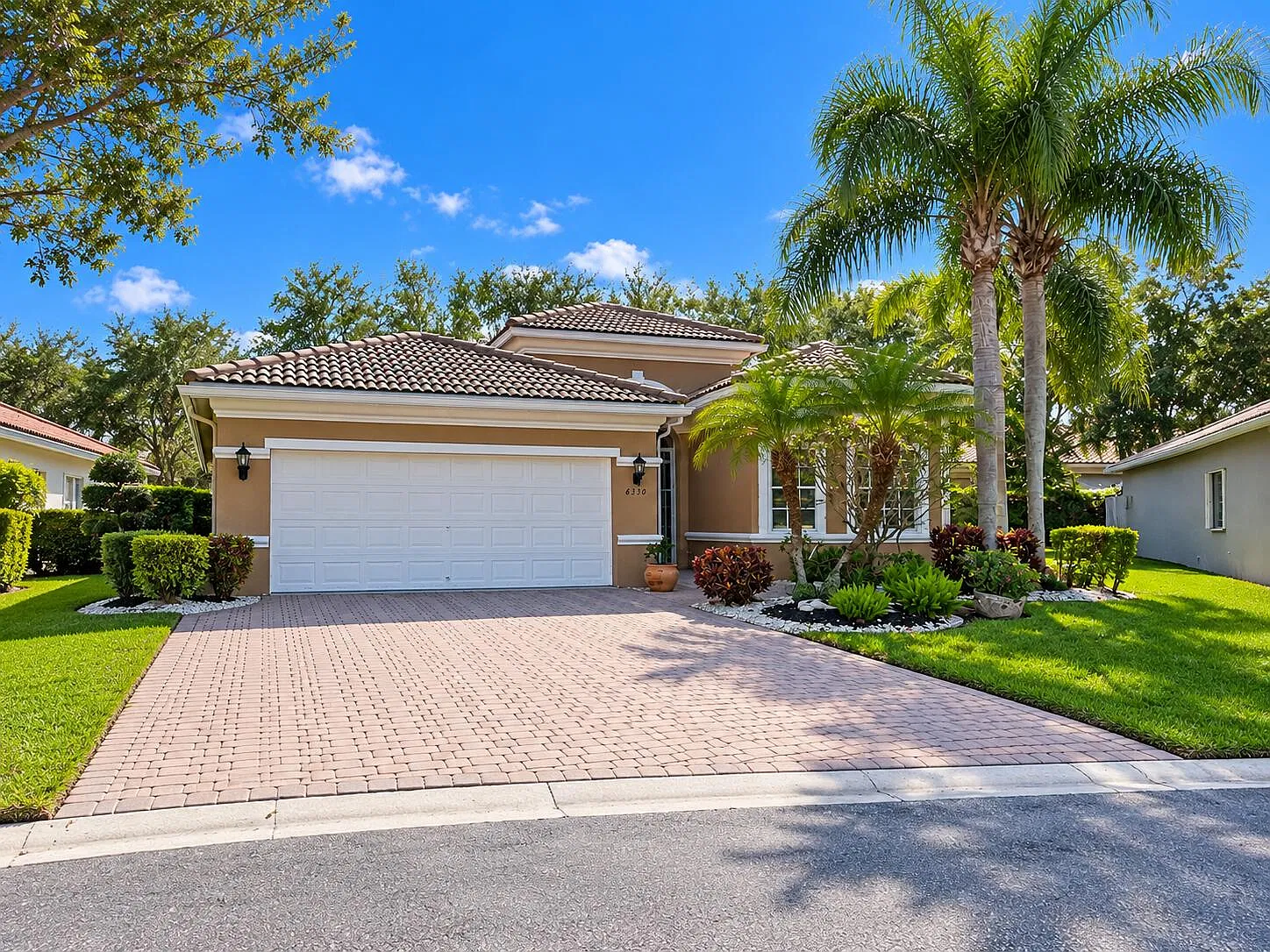 3 bed, 2.0 bath, 2048 sqft, $4,100 — Photo 1
