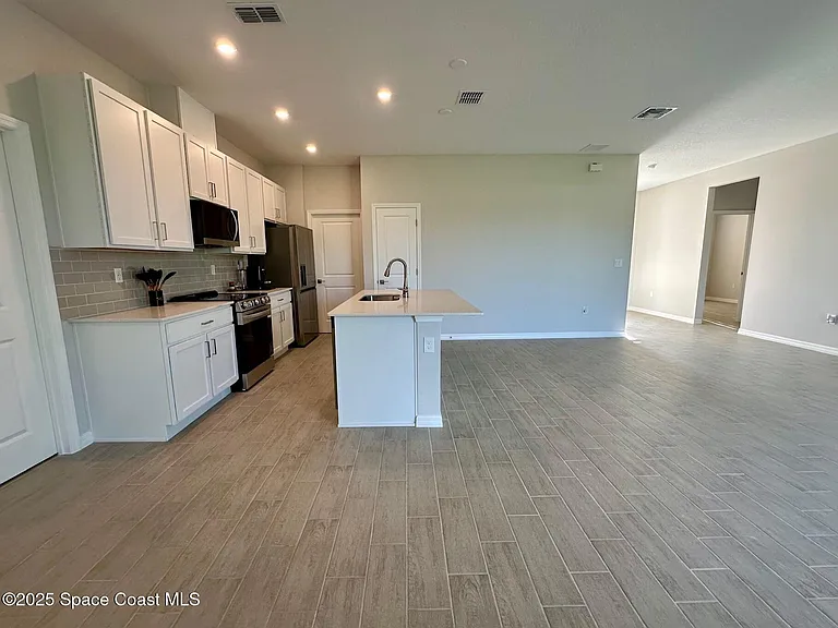 1326 Seeley Cir NW — Photo 12