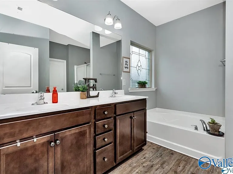 325 Acorn Grove Ln — Photo 6