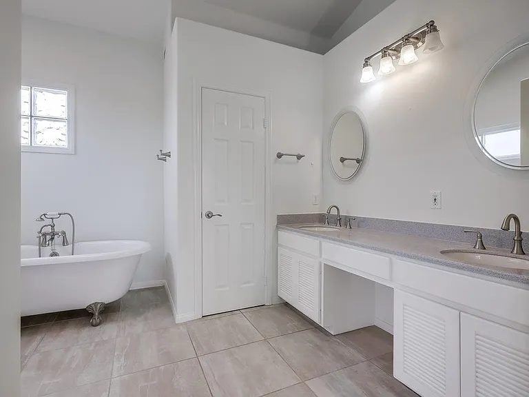 19312 Harding Ln — Photo 19
