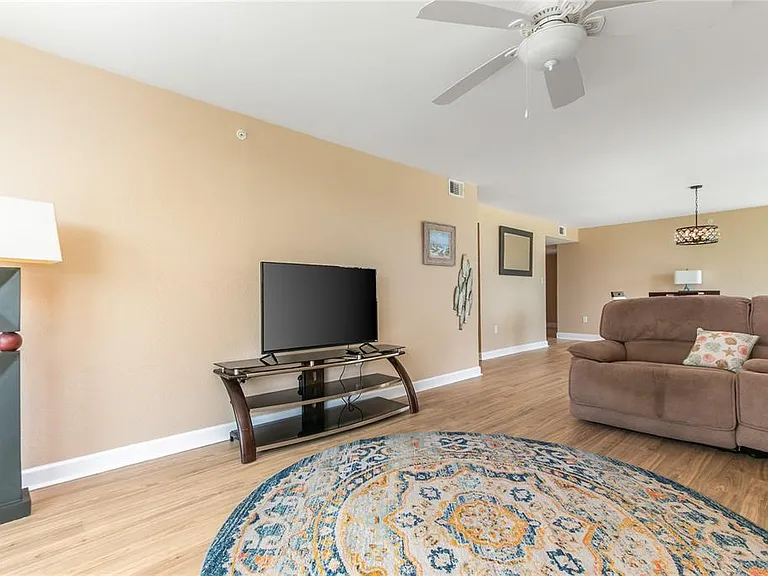 400 Island Way #212 — Photo 13