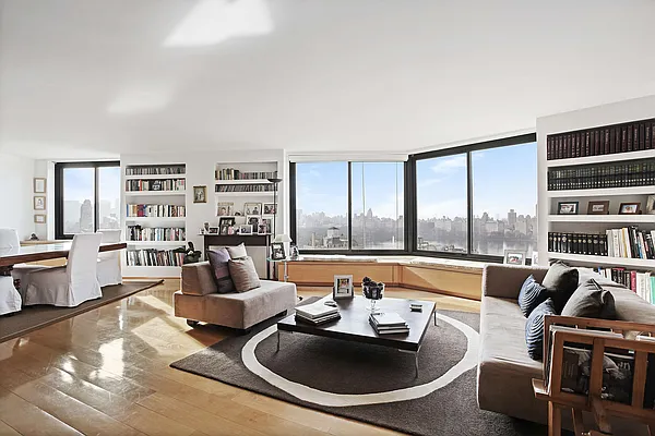 Rented by Compass | media 21