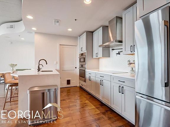 5th image of 361 17th St