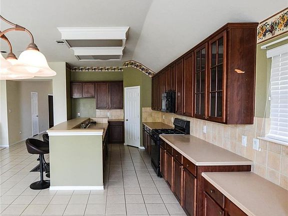 2nd image of 3302 Edgebrook Ct