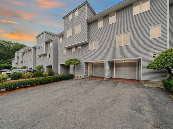 703 Sherwood Forest Ln Unit 703, Saugus, MA 01906
