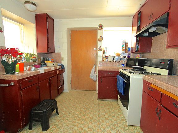 5th image of 614 N Oakley Ave