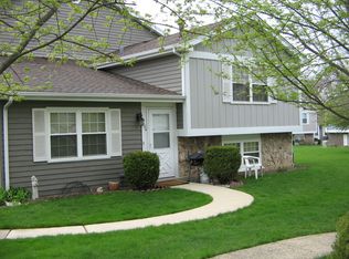 1620 Timber Trl #1620, Wheaton, IL 60189