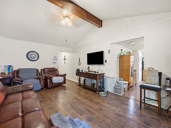 4th image of 636 Sue Ann Ln