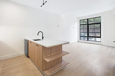 25 Bruckner Boulevard, #1C