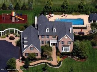 5 Deer Run Dr, Freehold, NJ 07728