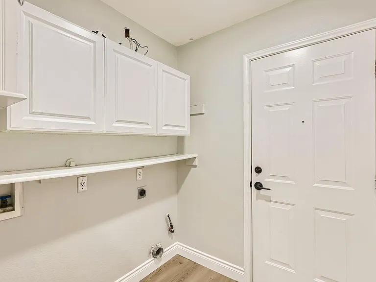 201 Orchard Way — Photo 25