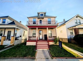 11631 Fleming St, Hamtramck, MI 48212