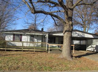 327 N Locust St, Marshfield, MO 65706