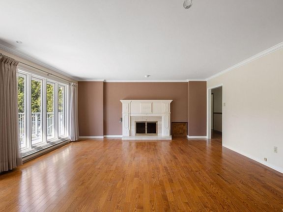5th image of 1219 Maple Rd