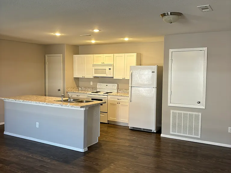 227 E Anabranch Ct — Photo 3