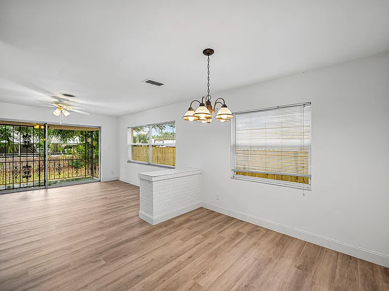 3402 W North A St — Photo 15