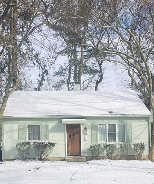 1st image of 221 E Herman St