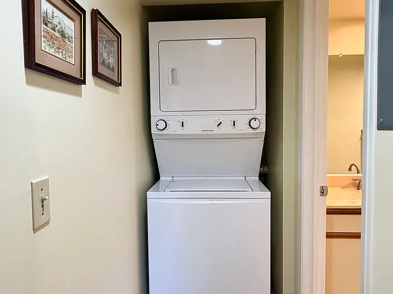 Washer/Dryer in-unit!