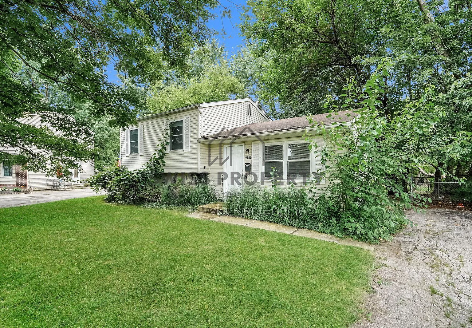 3 bed, 1.0 bath, 1332 sqft, $1,700 — Photo 2