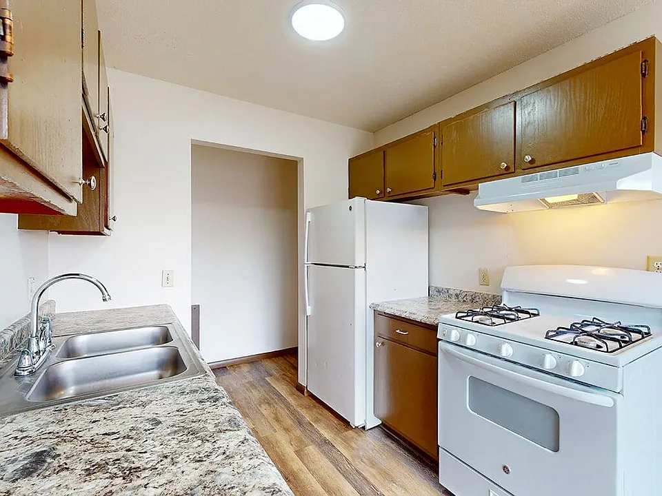 Sterling Square Apartments