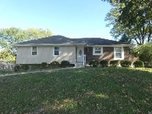 2408 NE 73rd St, Gladstone, MO 64118
