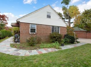 11215 Jewel Ave, Forest Hills, NY 11375