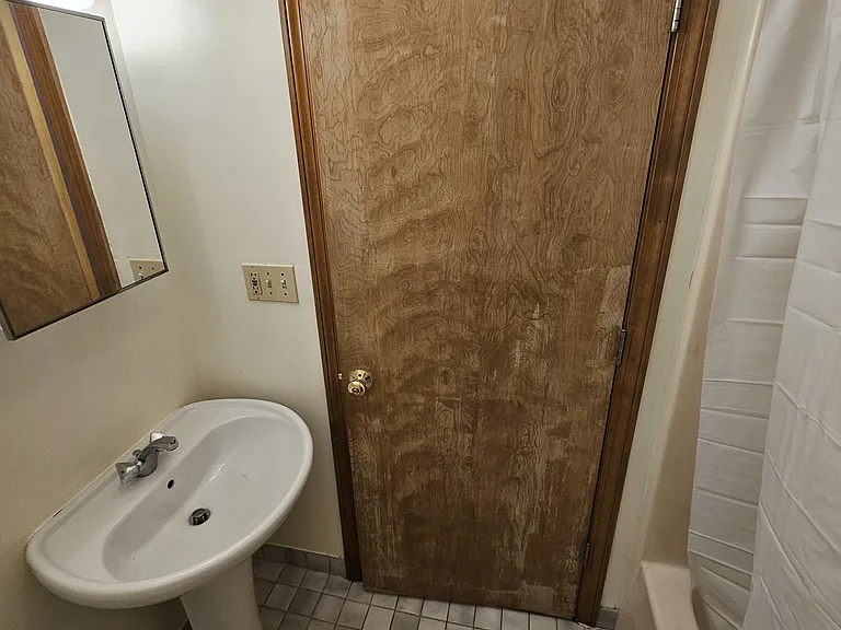 41 Brooks St #8 — Photo 8