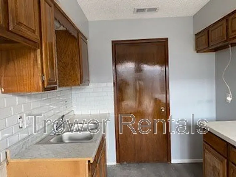 1306 S Washington Ave — Photo 8
