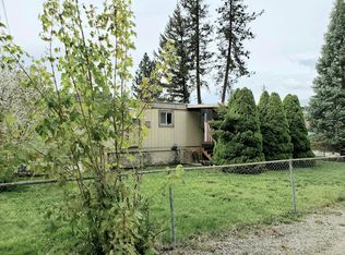 808 B St, Pinehurst, ID 83850