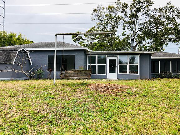 2nd image of 2095 Fairlane Dr