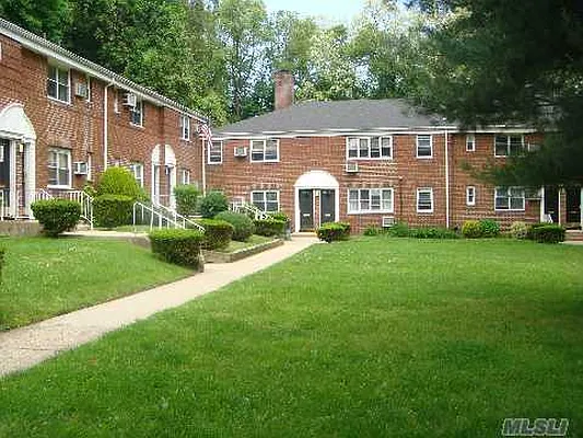 Sold by Douglas Elliman | media 18