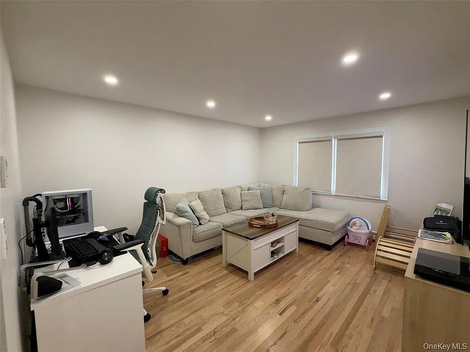 1st image of 127 Courthouse Rd #1