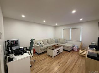 127 Courthouse Rd #1, Franklin Square, NY 11010