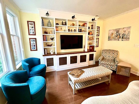 5th image of 1811 14th St N APT 105